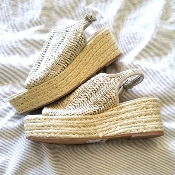 Steven Wedges NWT - Picture 1 of 4
